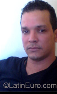 Date this young Dominican Republic man Stanly from Santo Domingo DO24143
