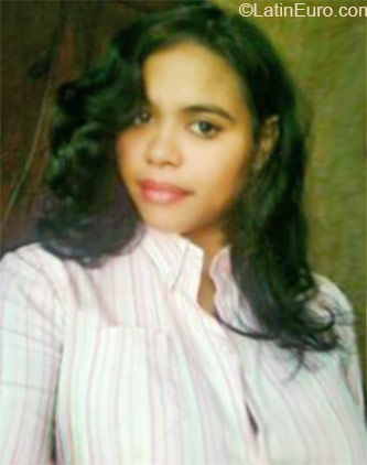 Date this sultry Dominican Republic girl Yamile from Santo Domingo DO24249