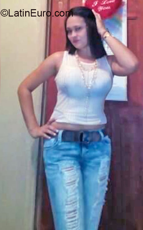 Date this good-looking Honduras girl Vanessa from puerto cortes HN1871