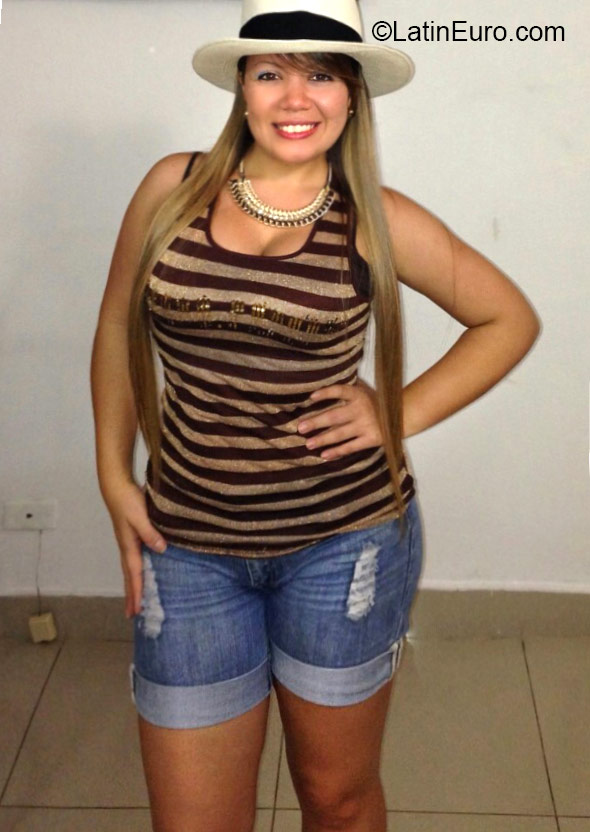Date this attractive Panama girl Carmen from Panama City PA817