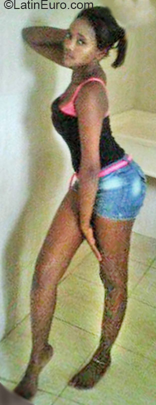 Date this gorgeous Dominican Republic girl Aderlin from higuey DO24368