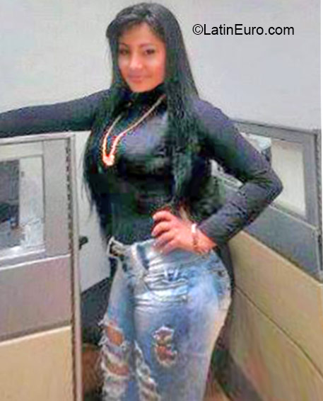 Date this hard body Panama girl Cristi from Panama City PA830