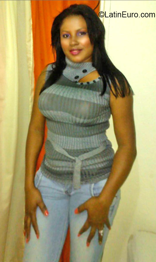 Date this beautiful Dominican Republic girl Paula from Santiago DO24471