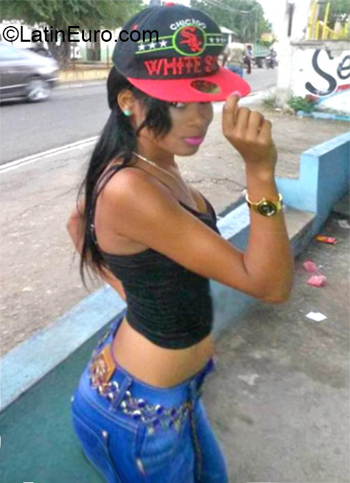 Date this lovely Dominican Republic girl Maria isabel from Santo Domingo DO24480
