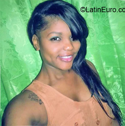 Date this charming Jamaica girl Arianna from Kingston JM2251
