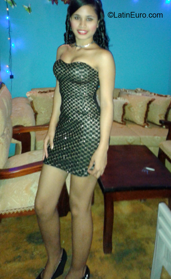 Date this passionate Dominican Republic girl Nalsida from Santiago DO24515