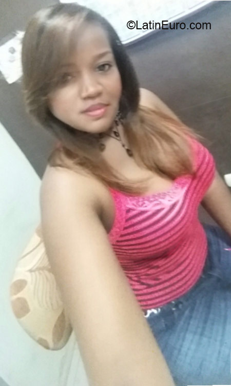 Date this charming Dominican Republic girl Liz from Santiago DO24526