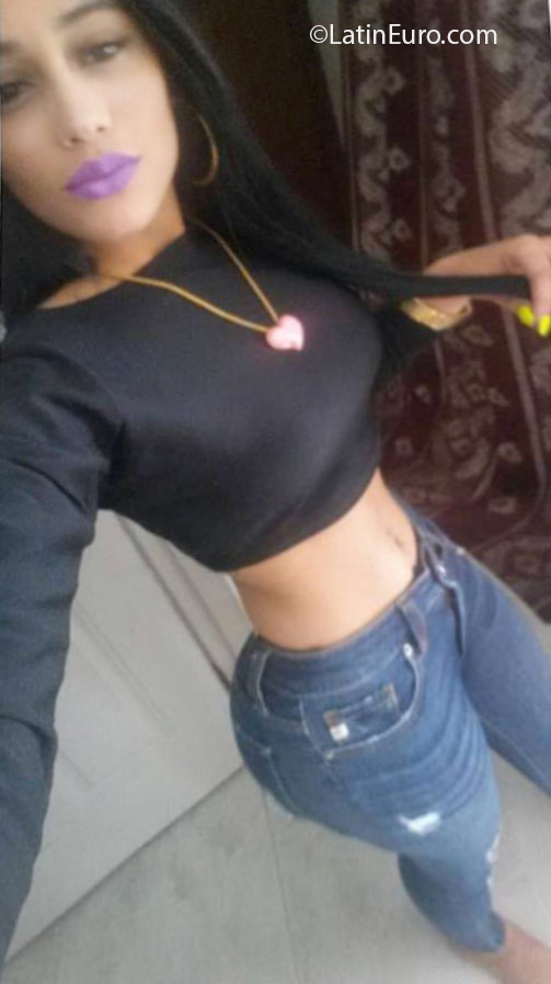 Date this charming Dominican Republic girl Cinthia from La Vega DO24614