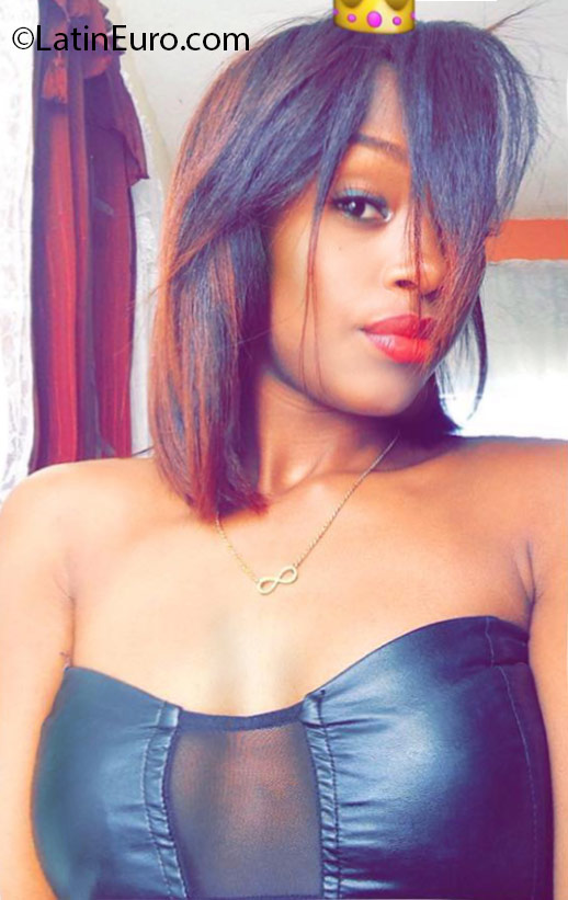 Date this gorgeous Dominican Republic girl Joane from Santo Domingo DO24641
