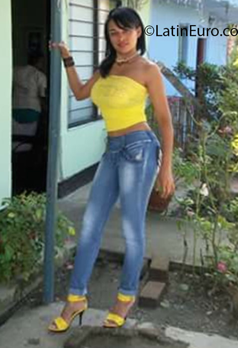 Date this nice looking Panama girl Victoria from Panama City PA858