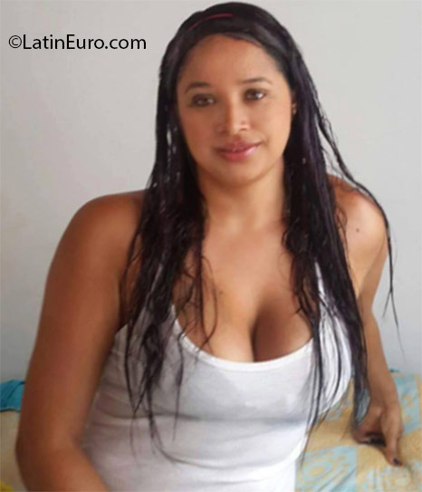 Date this athletic Colombia girl Andrea from Medellin CO18608