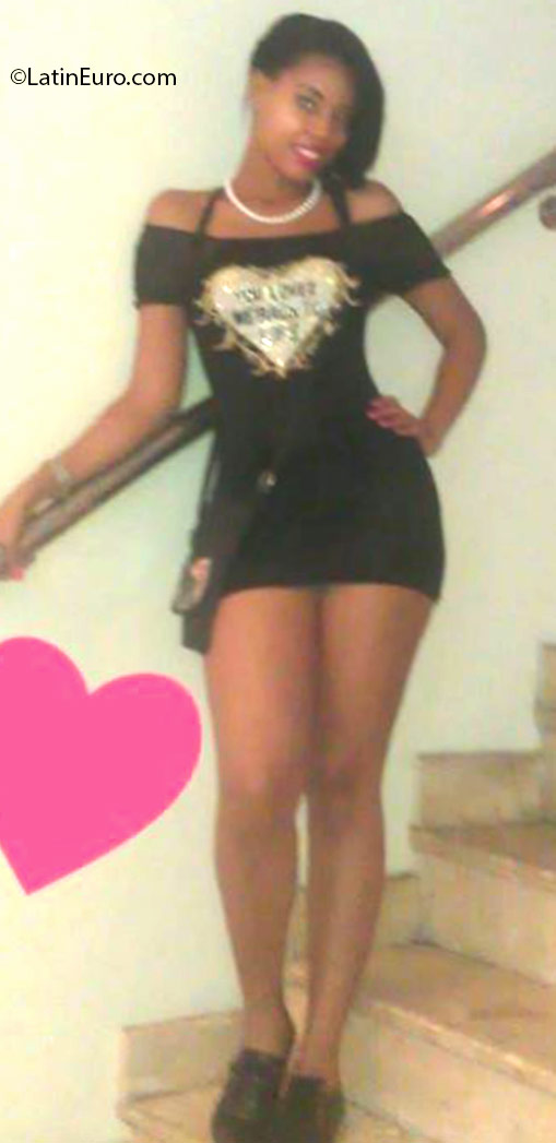 Date this voluptuous Dominican Republic girl Nicaras from Haina DO24823