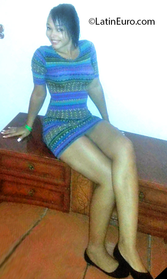 Date this delightful Dominican Republic girl Abigail from Santiago DO24829