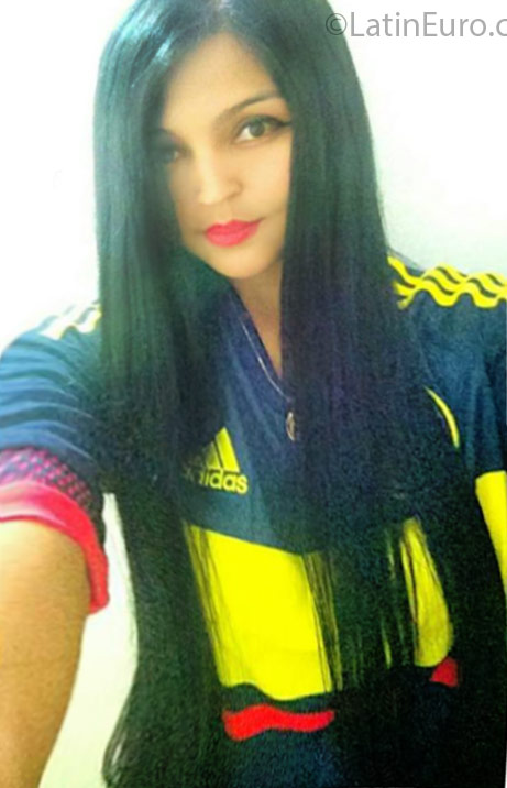 Date this young Colombia girl Agata from Medellin CO18629