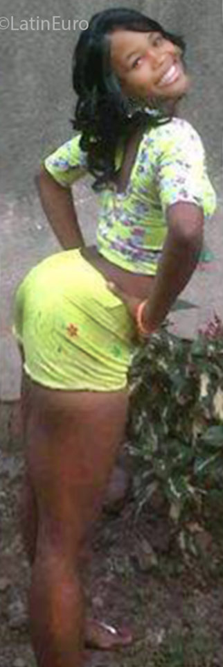 Date this charming Jamaica girl Shawna from Kingston JM2255