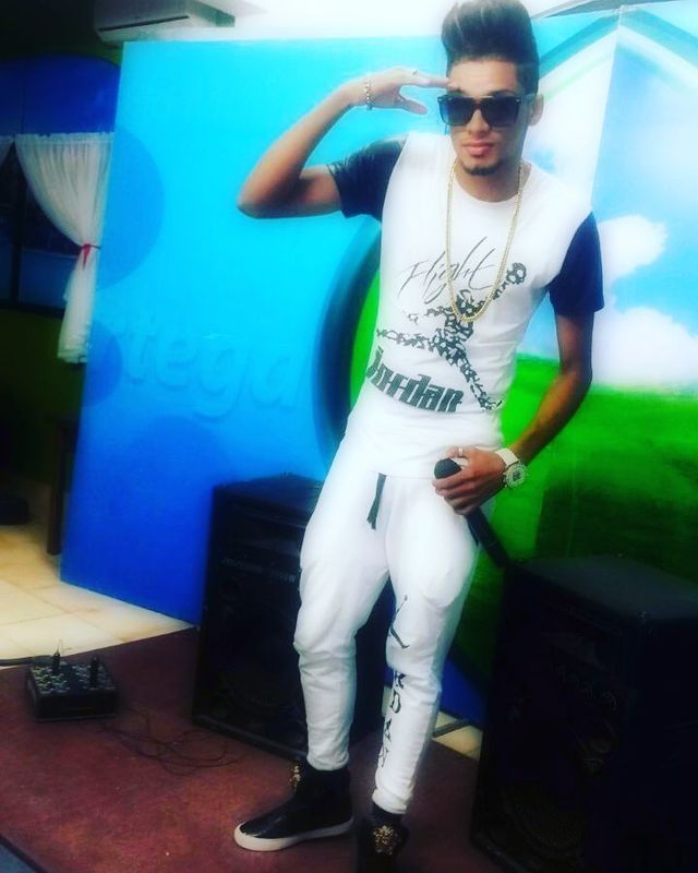 Date this athletic Dominican Republic man Edwin from Santo Domingo DO24899