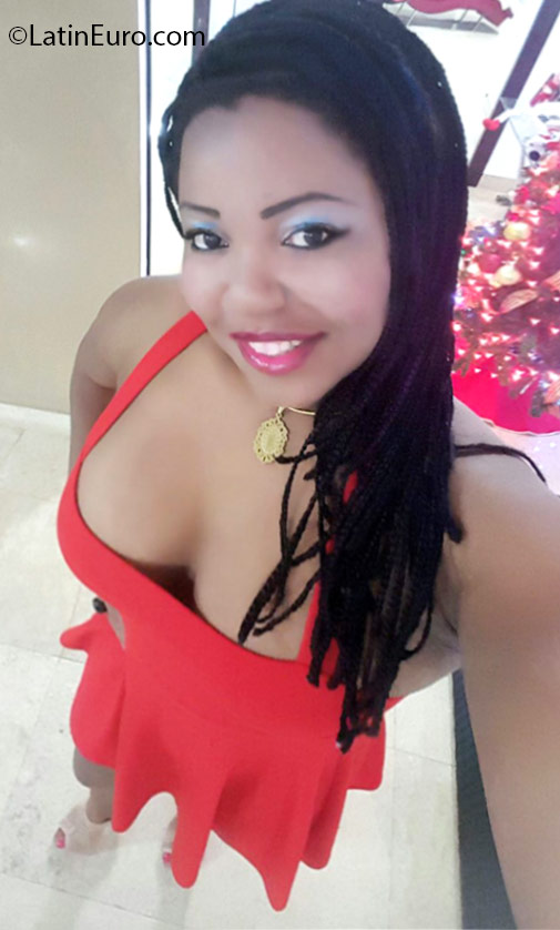 Date this sultry Venezuela girl Angelica from Caracas VE653