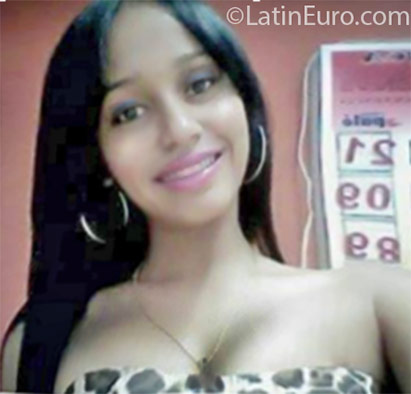 Date this young Dominican Republic girl Clarisa from Santiago DO24918