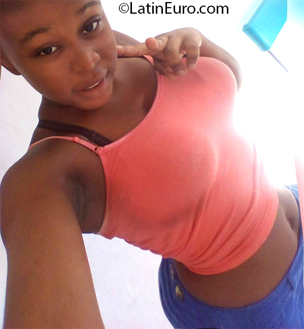 Date this pretty Jamaica girl Paige from montego bay JM2259