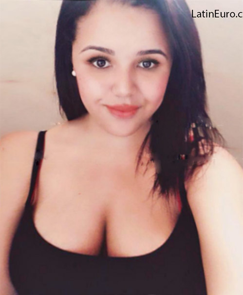 Date this georgeous Brazil girl Maria from Araras BR9580