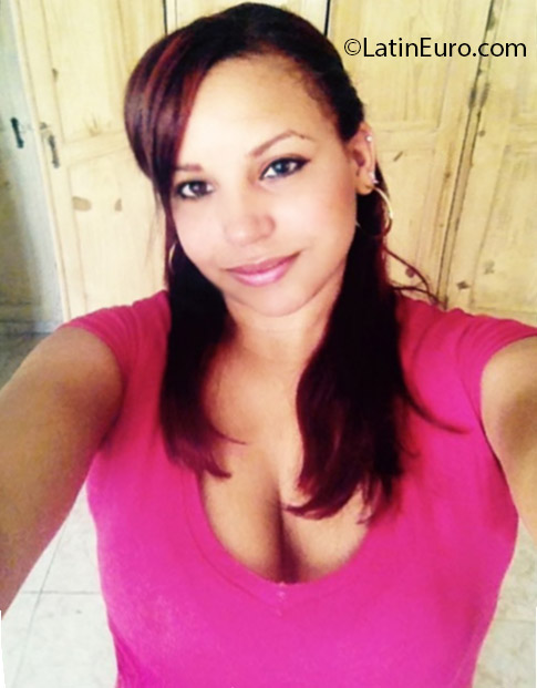 Date this delightful Dominican Republic girl Caro from Santiago DO24977