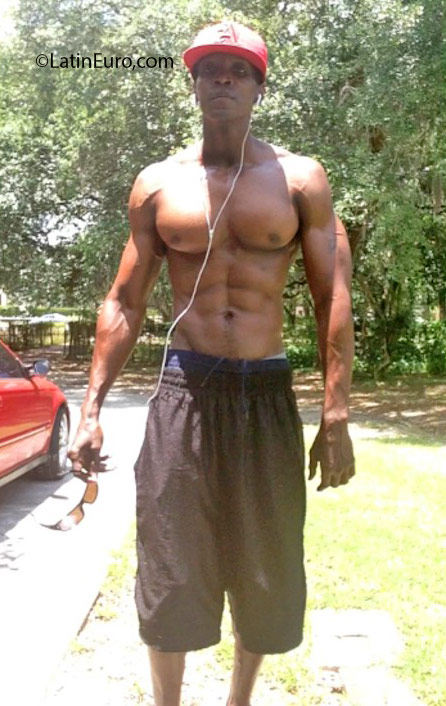 Date this tall United States man JazzyBlaque from Charleston US17058