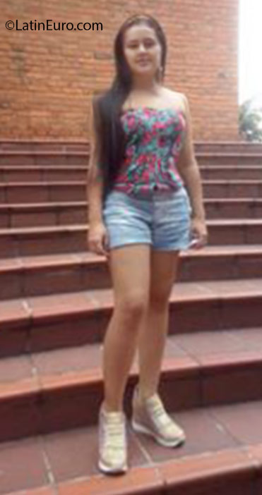 Date this lovely Colombia girl Leidy from Medellin CO18677