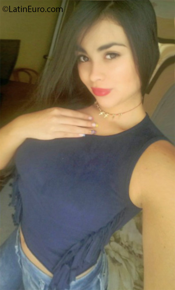 Date this athletic Colombia girl Yuli from Pereira CO18678