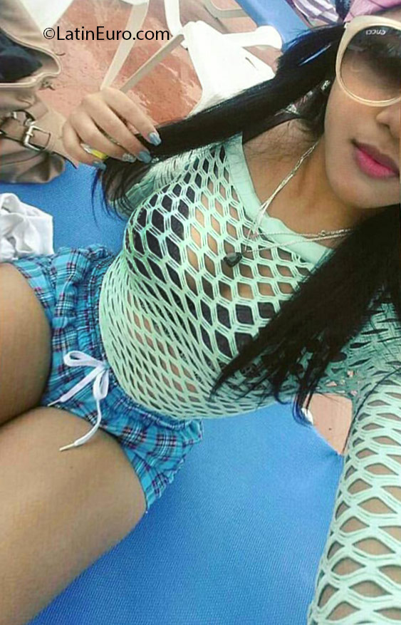 Date this tall Dominican Republic girl Shantal from Santo Domingo DO25040