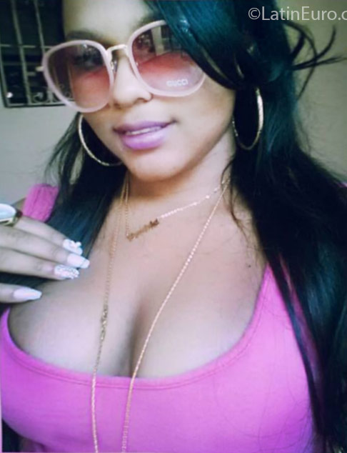 Date this sultry Dominican Republic girl Wanda from Santo Domingo DO25047