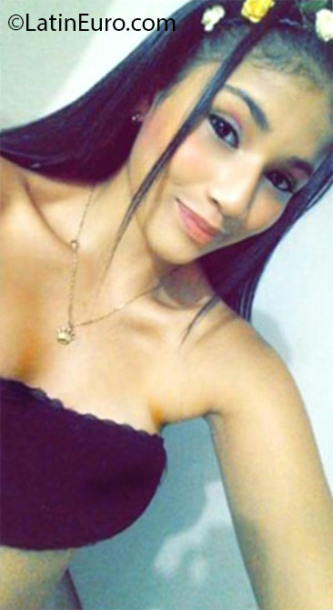 Date this lovely Colombia girl Tatiana from Cali CO18708