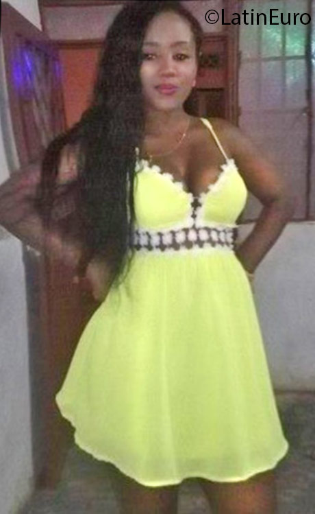 Date this charming Colombia girl Isabel from Medellin CO18718