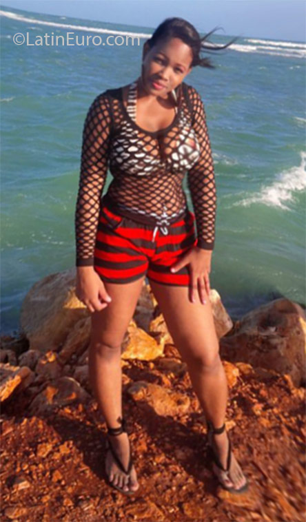 Date this tall Jamaica girl Bel423 from Kingston JM2270