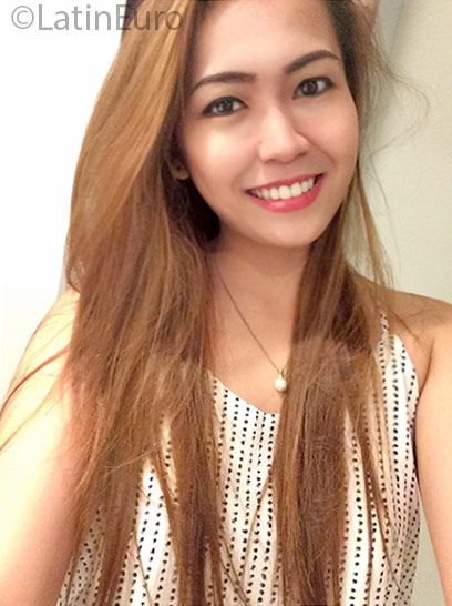 Date this attractive Philippines girl Ashlyn from Manila PH883