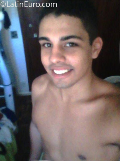 Date this happy Brazil man Tom from Vitoria BR9607