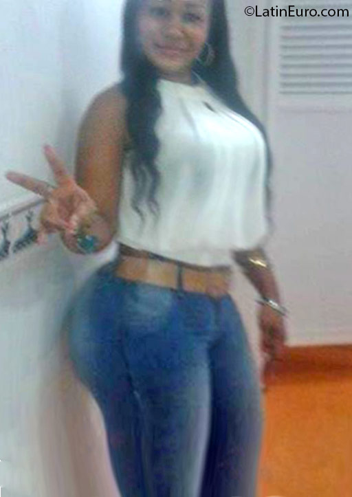 Date this funny Colombia girl Maritza from Buenaventura CO18750