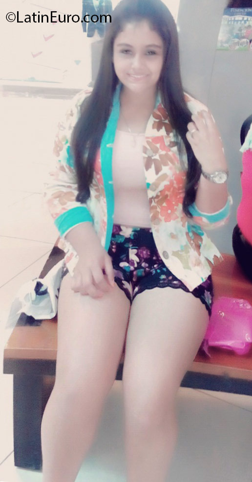 Date this sultry Honduras girl Gaby from Tegucigalpa HN2216