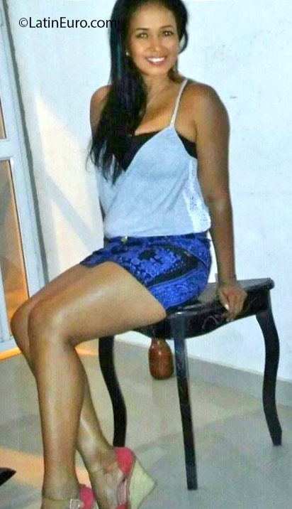 Date this lovely Colombia girl Verlis from Cartagena CO18773
