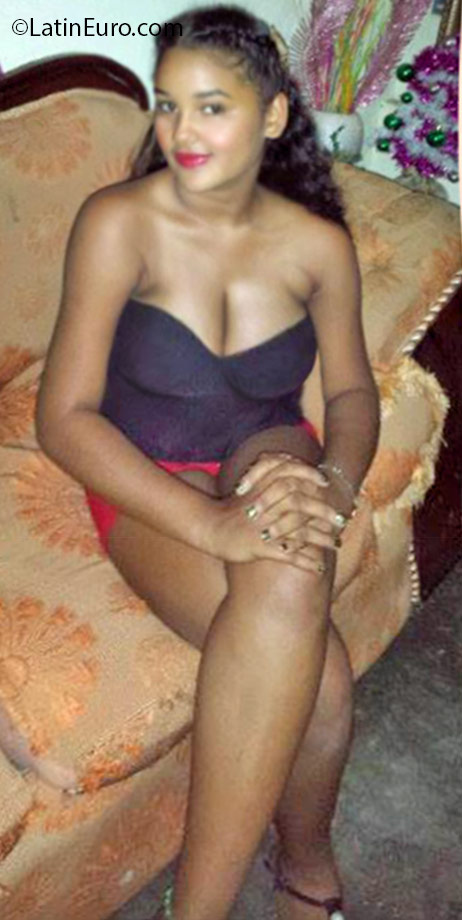 Date this passionate Dominican Republic girl Anabel from Santo Domingo DO25278