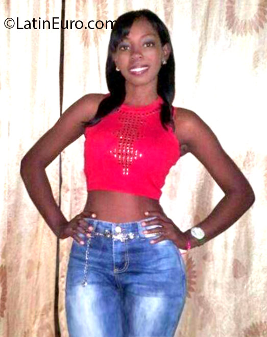 Date this attractive Dominican Republic girl Maria from Santo Domingo DO27161