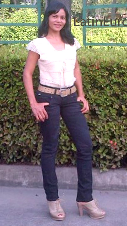Date this foxy Honduras girl Cristina from Tegucigalpa HN2094