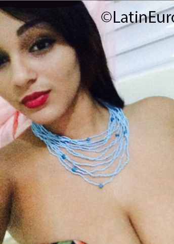 Date this lovely Dominican Republic girl Indira from Santo Domingo DO25350