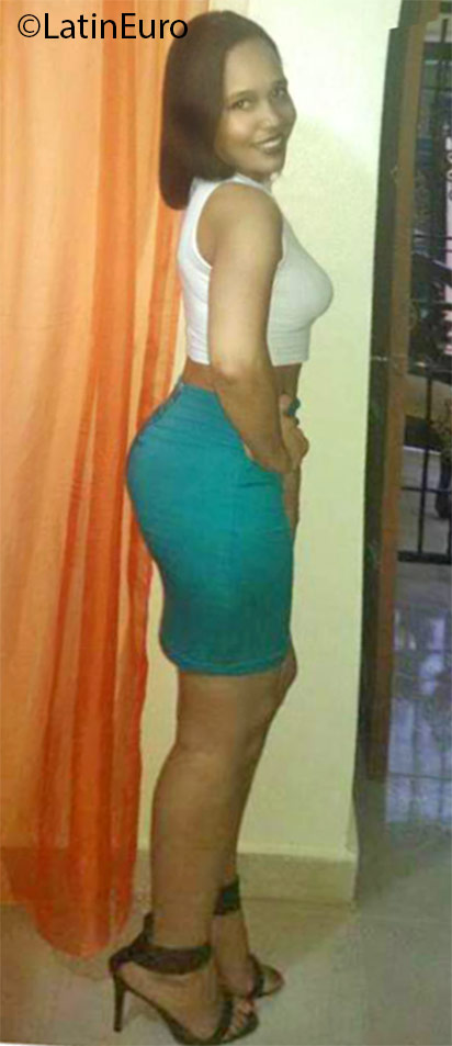 Date this tall Dominican Republic girl Carmen Cruz from Santo Domingo DO25366