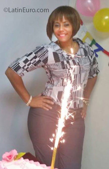 Date this good-looking Dominican Republic girl Rosalba from Santiago DO25368