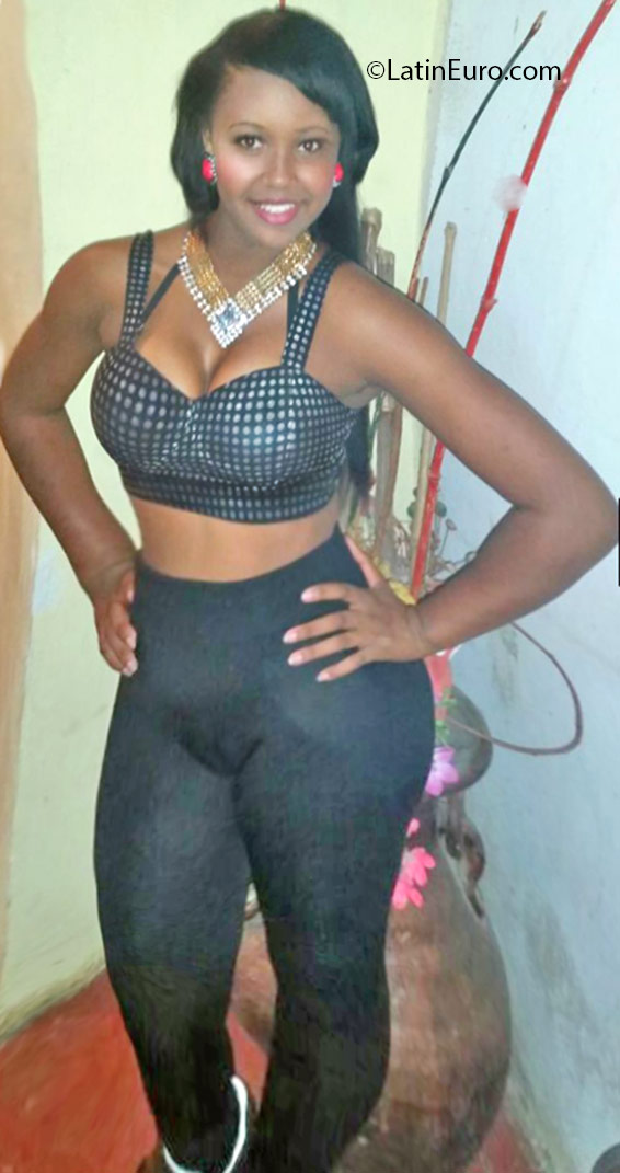 Date this funny Dominican Republic girl Marleny from Santo Domingo DO25385