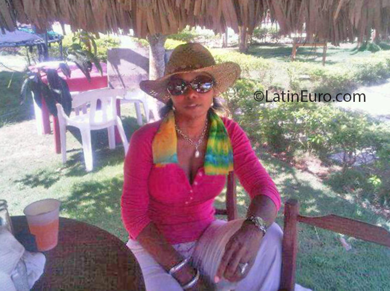 Date this delightful Dominican Republic girl Raquel from Punta Cana DO26048