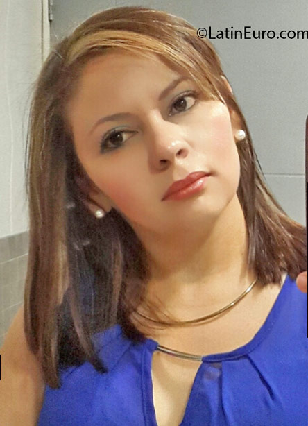 Date this nice looking Honduras girl Xiomi from San Pedro Sula HN2113