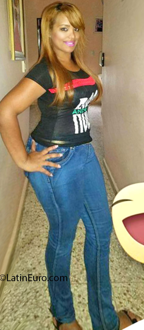 Date this young Dominican Republic girl Yacerys from Santo Domingo DO25470