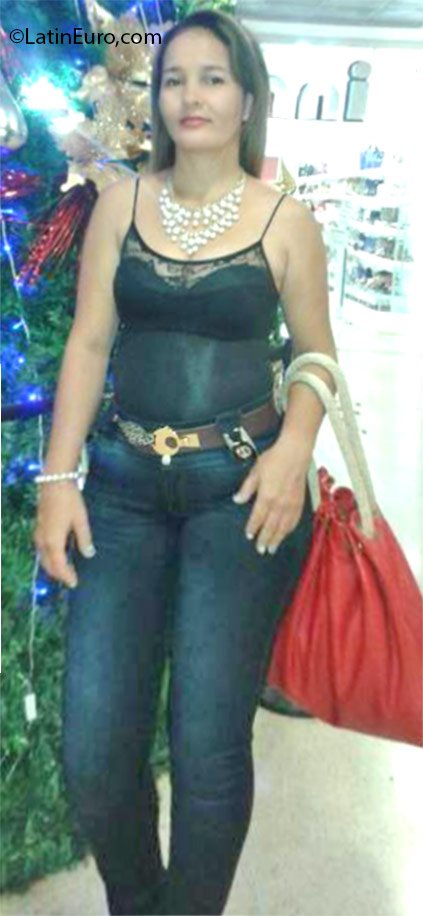 Date this charming Colombia girl Ganeth from Valledupar CO18848