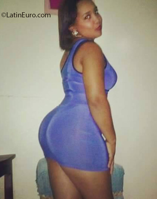 Date this good-looking Dominican Republic girl Yolania from Bonao DO25553